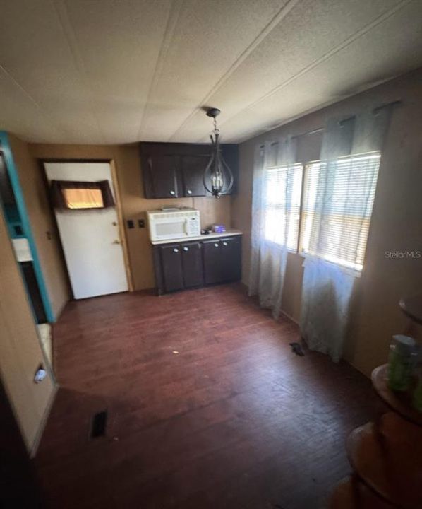 待售: $99,900 (3 贝兹, 2 浴室, 1288 平方英尺)