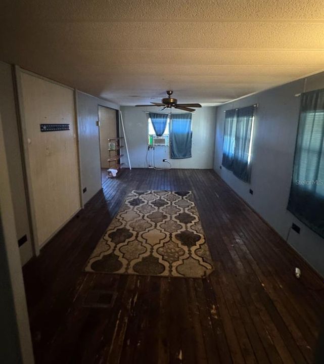 待售: $99,900 (3 贝兹, 2 浴室, 1288 平方英尺)