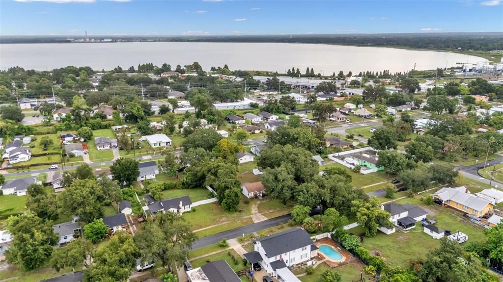 Active With Contract: $190,000 (2 beds, 1 baths, 855 Square Feet)