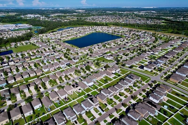 合同活跃: $350,000 (4 贝兹, 2 浴室, 2205 平方英尺)