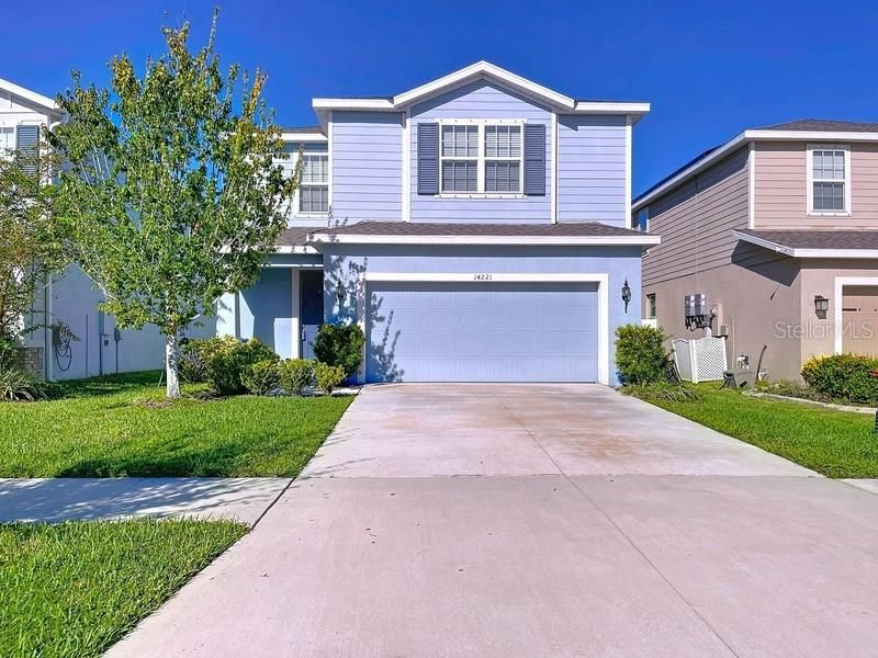 合同活跃: $350,000 (4 贝兹, 2 浴室, 2205 平方英尺)