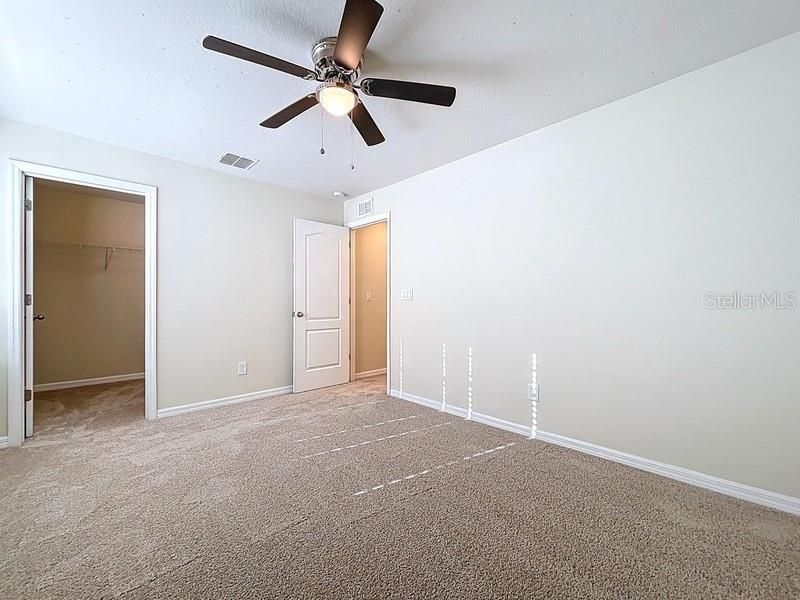 合同活跃: $350,000 (4 贝兹, 2 浴室, 2205 平方英尺)