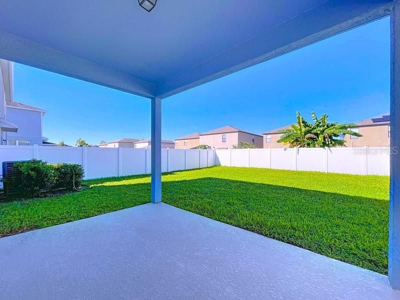 合同活跃: $350,000 (4 贝兹, 2 浴室, 2205 平方英尺)