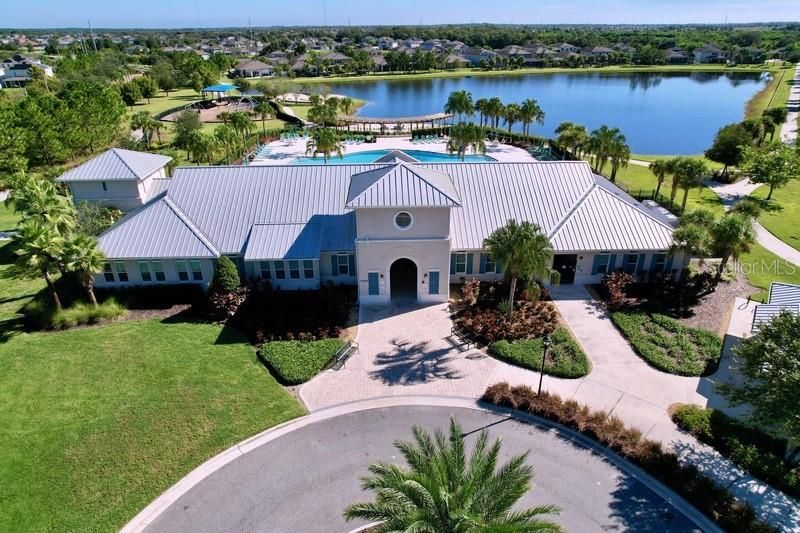 合同活跃: $350,000 (4 贝兹, 2 浴室, 2205 平方英尺)