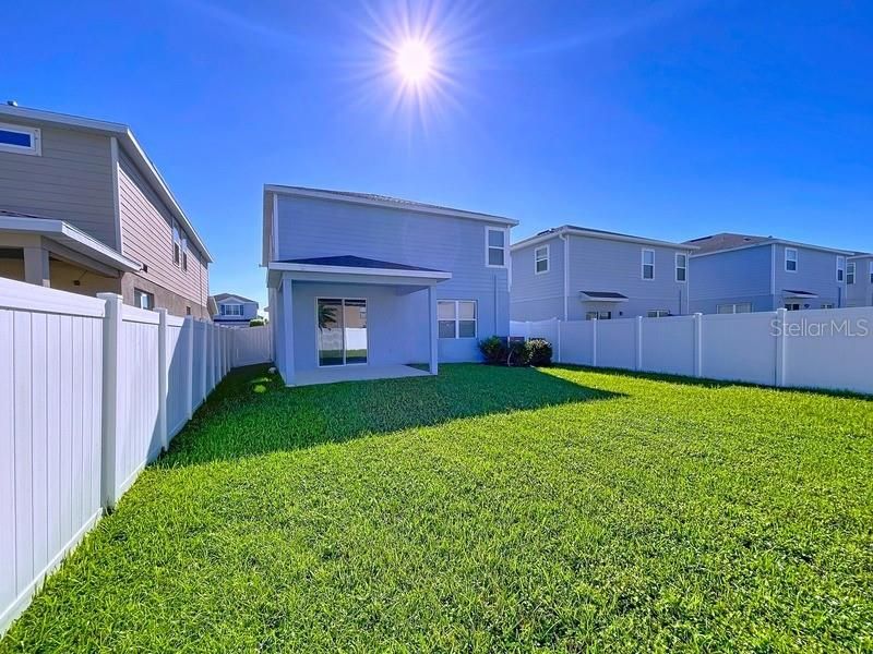 合同活跃: $350,000 (4 贝兹, 2 浴室, 2205 平方英尺)