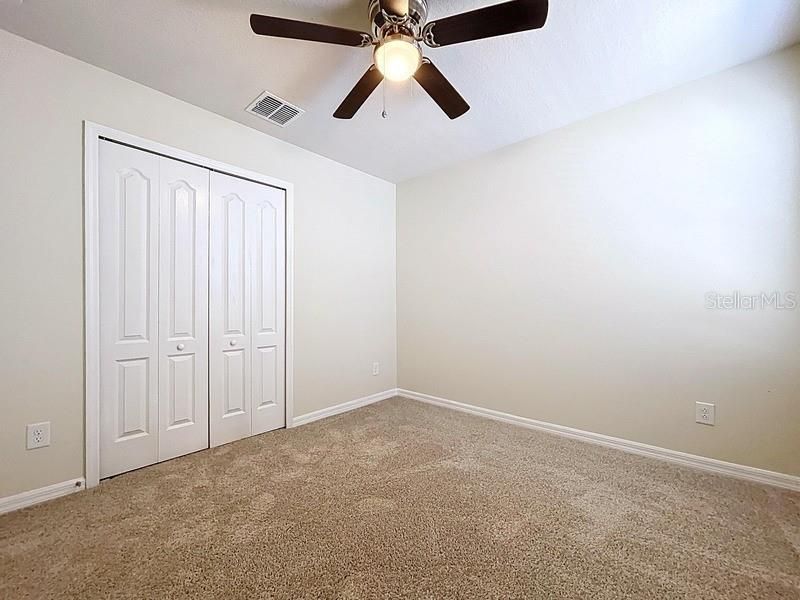 合同活跃: $350,000 (4 贝兹, 2 浴室, 2205 平方英尺)