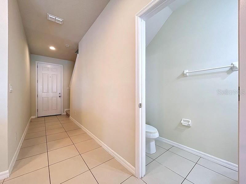 合同活跃: $350,000 (4 贝兹, 2 浴室, 2205 平方英尺)