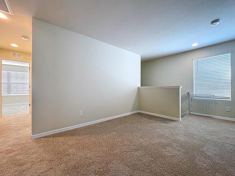 合同活跃: $350,000 (4 贝兹, 2 浴室, 2205 平方英尺)