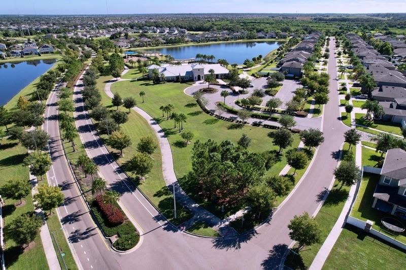 合同活跃: $350,000 (4 贝兹, 2 浴室, 2205 平方英尺)