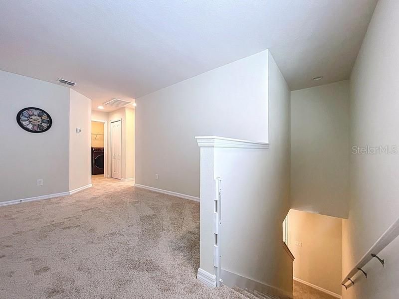 合同活跃: $350,000 (4 贝兹, 2 浴室, 2205 平方英尺)