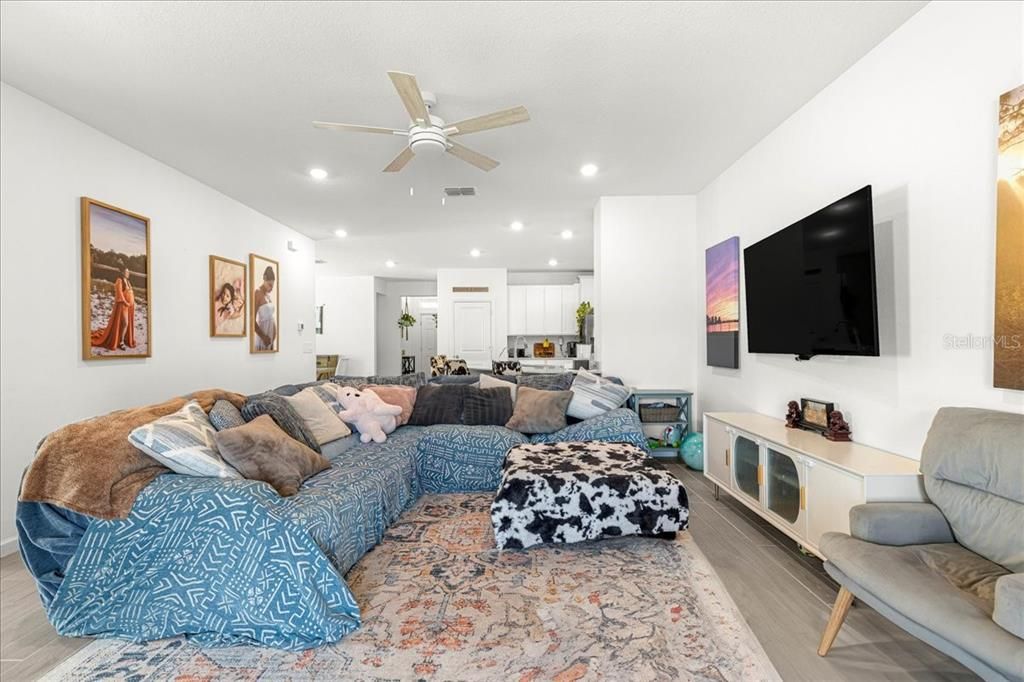 待售: $359,000 (4 贝兹, 3 浴室, 2292 平方英尺)