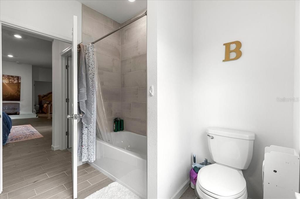 待售: $359,000 (4 贝兹, 3 浴室, 2292 平方英尺)