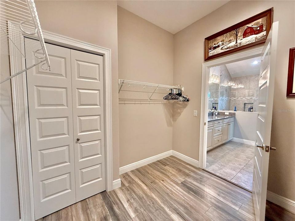 待售: $1,050,000 (3 贝兹, 2 浴室, 2985 平方英尺)