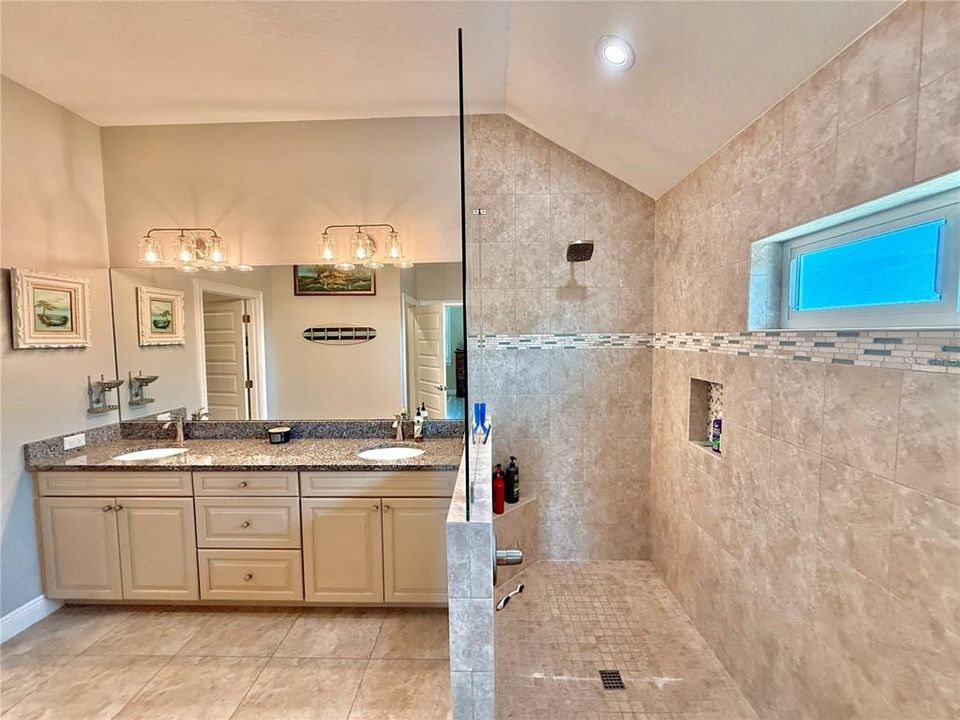 待售: $1,050,000 (3 贝兹, 2 浴室, 2985 平方英尺)