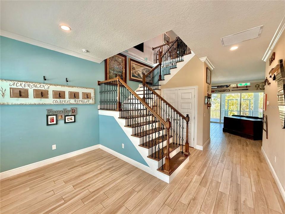 待售: $1,050,000 (3 贝兹, 2 浴室, 2985 平方英尺)