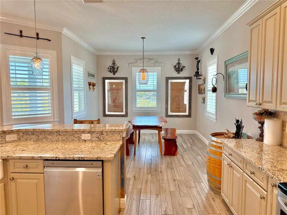 待售: $1,050,000 (3 贝兹, 2 浴室, 2985 平方英尺)