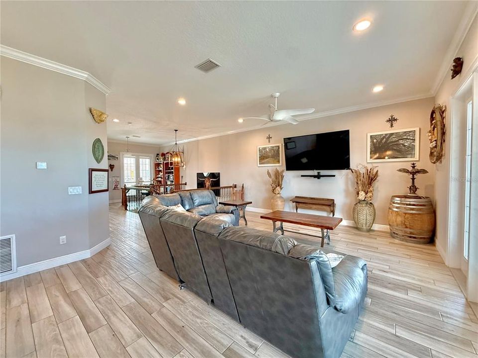 待售: $1,050,000 (3 贝兹, 2 浴室, 2985 平方英尺)