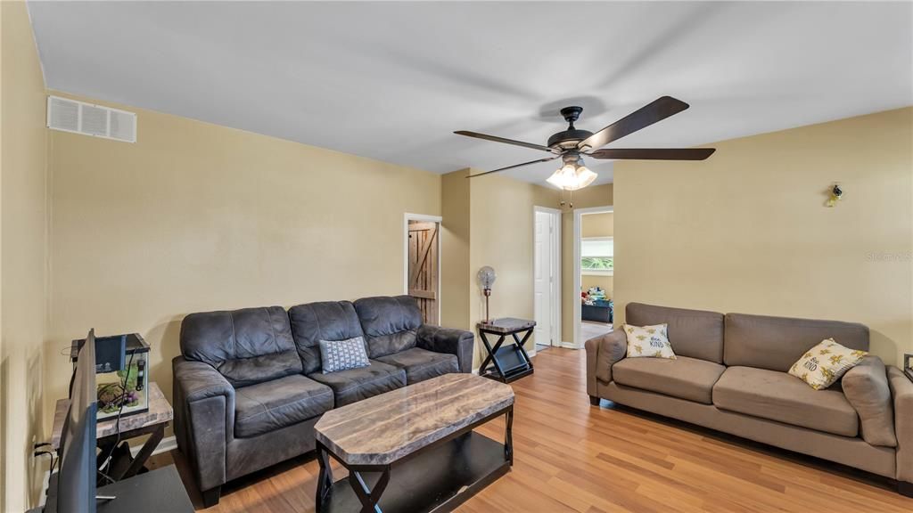 待售: $625,000 (7 贝兹, 0 浴室, 3582 平方英尺)