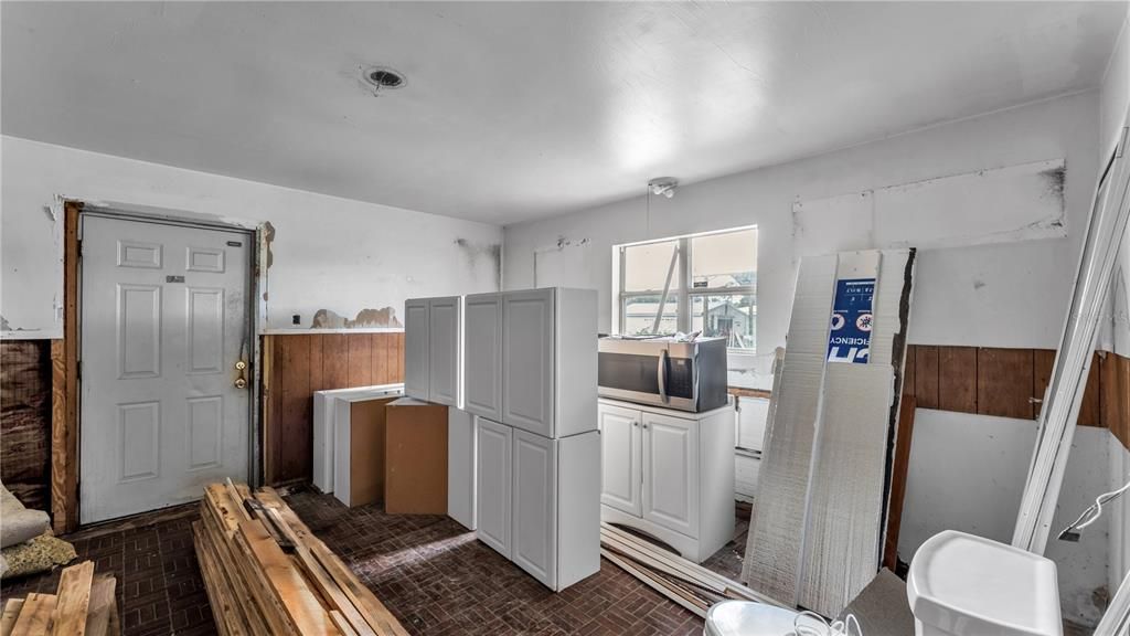 待售: $625,000 (7 贝兹, 0 浴室, 3582 平方英尺)