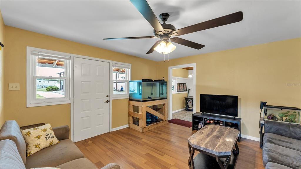 待售: $625,000 (7 贝兹, 0 浴室, 3582 平方英尺)