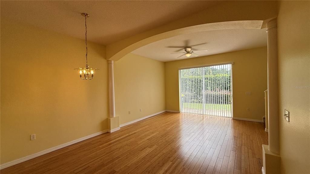 В аренду: $1,460 (3 спален, 2 ванн, 1262 Квадратных фут)