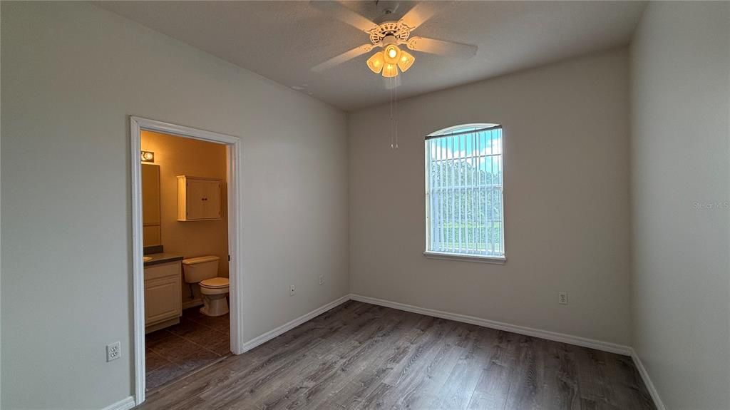 В аренду: $1,460 (3 спален, 2 ванн, 1262 Квадратных фут)