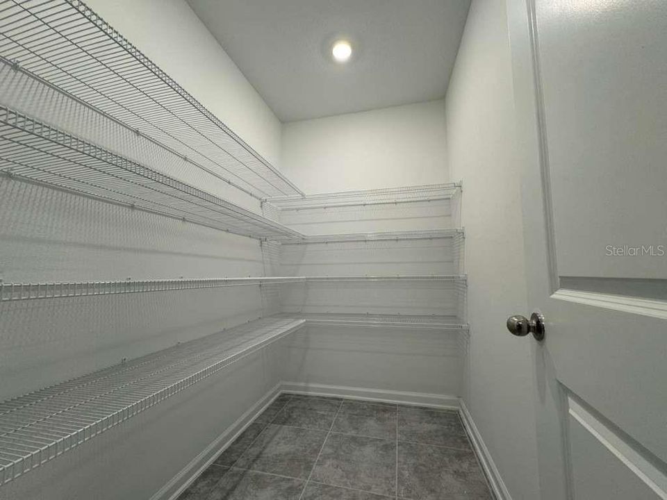 Active With Contract: $2,450 (6 beds, 3 baths, 2055 Square Feet)