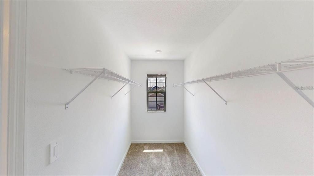 Active With Contract: $2,450 (6 beds, 3 baths, 2055 Square Feet)