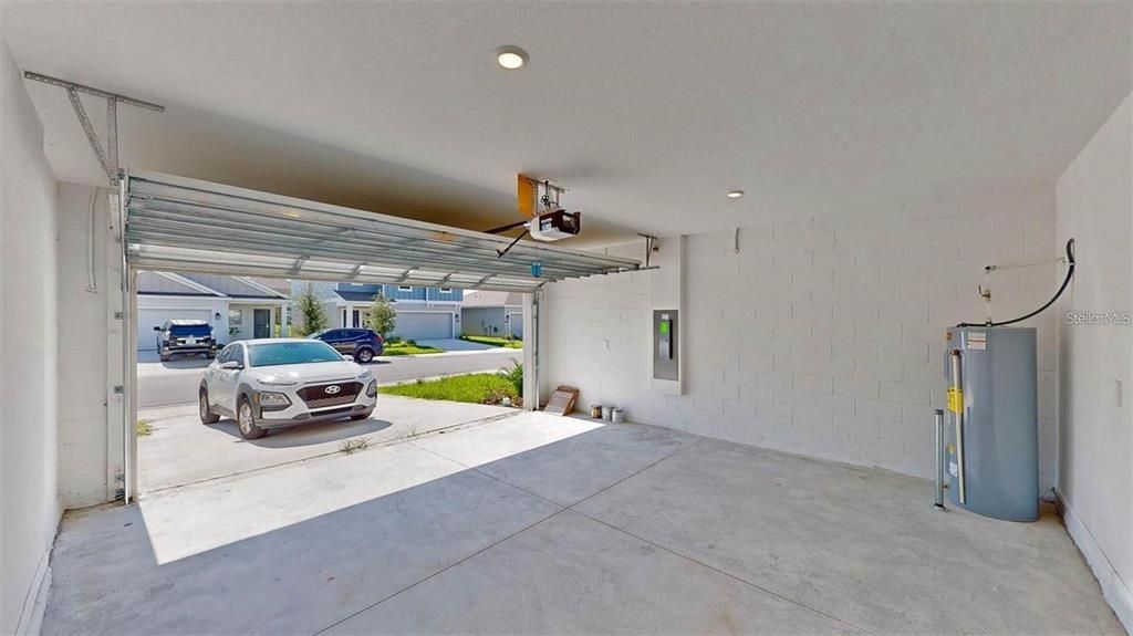 Active With Contract: $2,450 (6 beds, 3 baths, 2055 Square Feet)