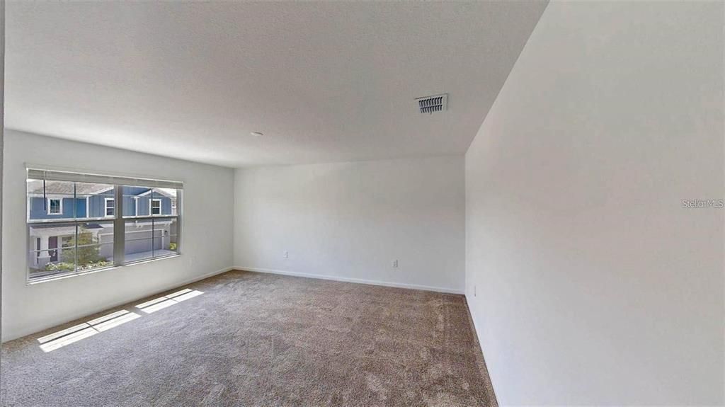 Active With Contract: $2,450 (6 beds, 3 baths, 2055 Square Feet)