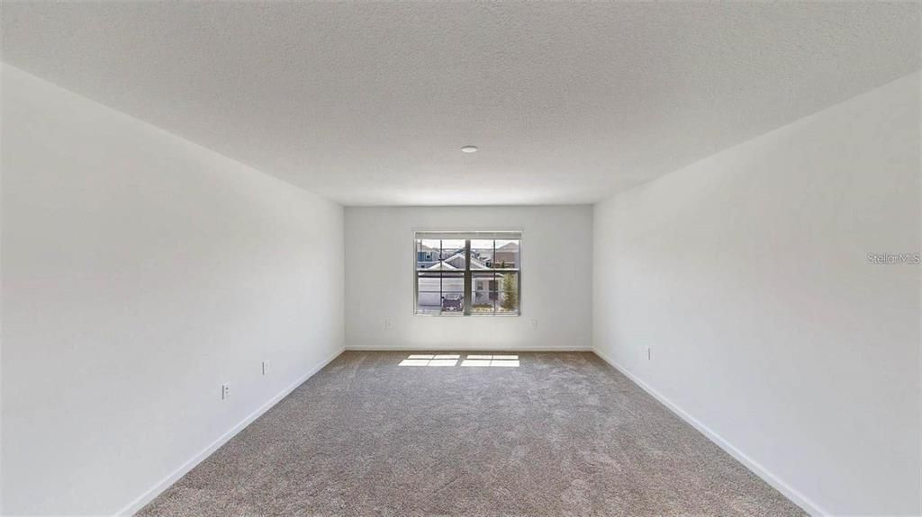 Active With Contract: $2,450 (6 beds, 3 baths, 2055 Square Feet)