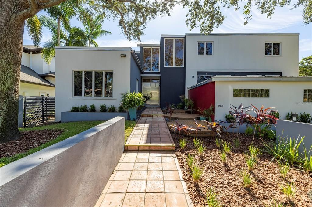 For Rent: $20,000 (5 beds, 5 baths, 4334 Square Feet)