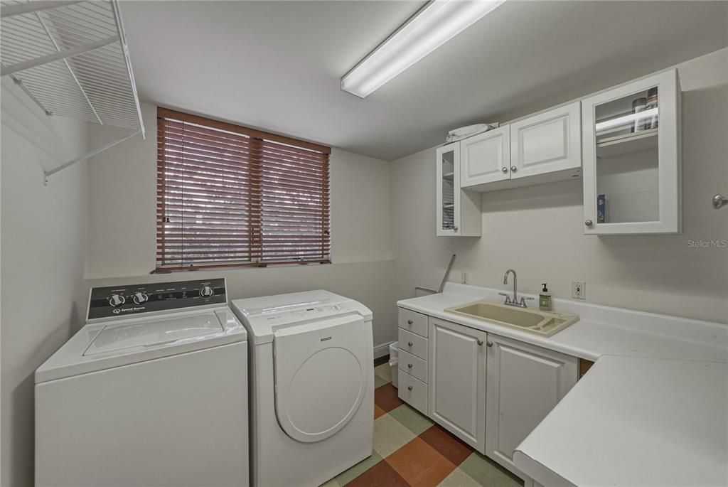 For Rent: $18,400 (5 beds, 5 baths, 4334 Square Feet)