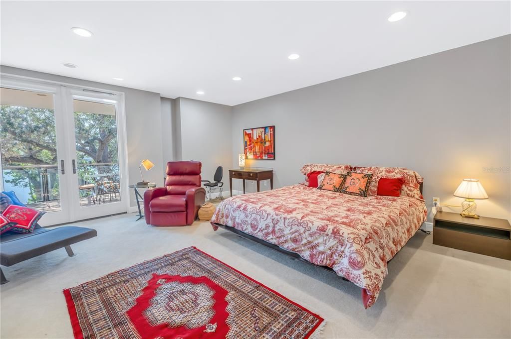 For Rent: $20,000 (5 beds, 5 baths, 4334 Square Feet)