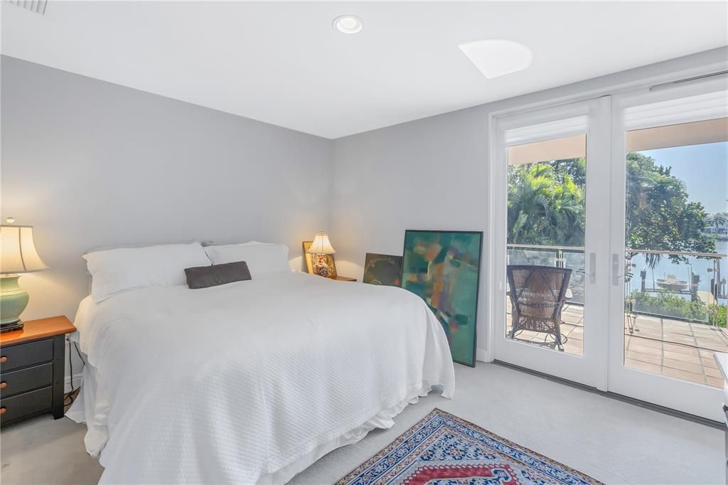 For Rent: $20,000 (5 beds, 5 baths, 4334 Square Feet)