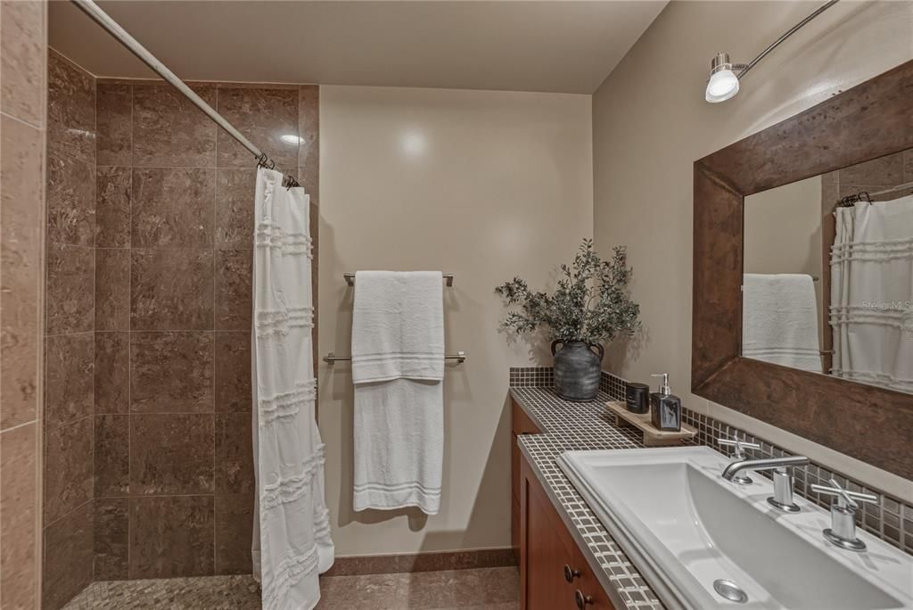 For Rent: $18,400 (5 beds, 5 baths, 4334 Square Feet)