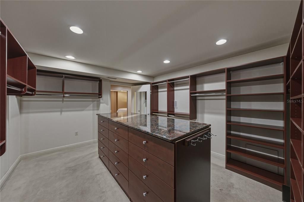 For Rent: $18,400 (5 beds, 5 baths, 4334 Square Feet)