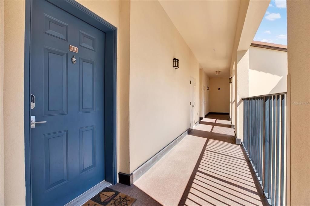 Под контрактом: $570,000 (2 спален, 2 ванн, 1128 Квадратных фут)