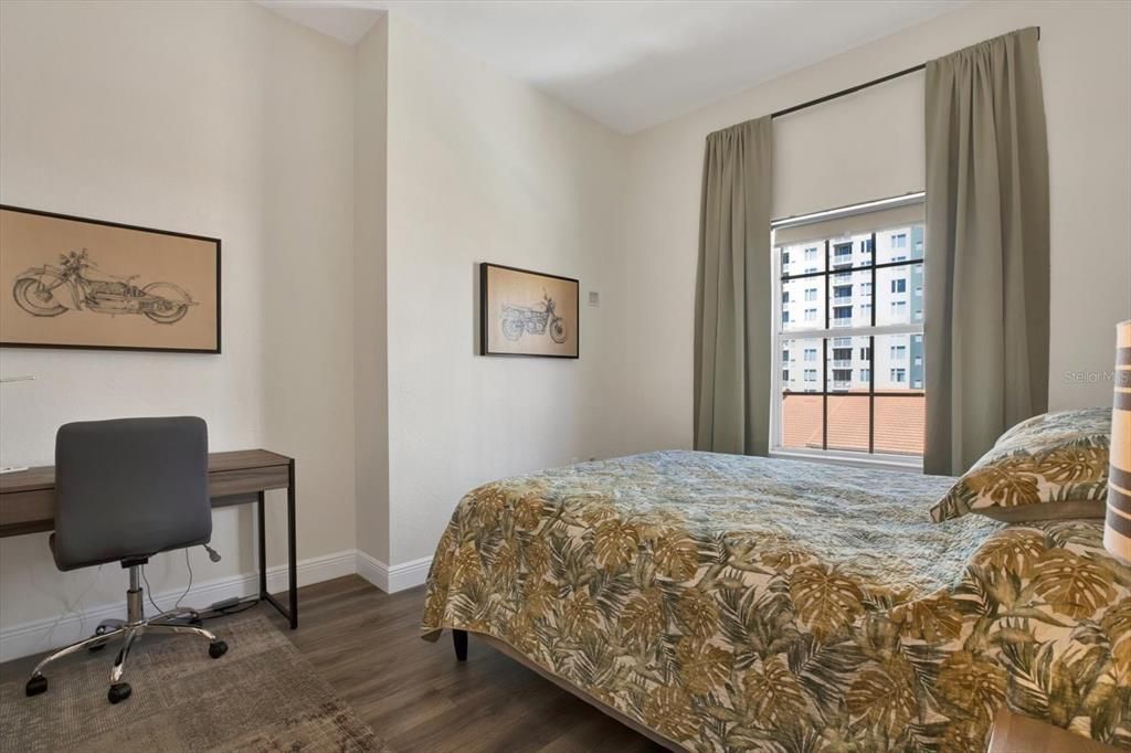 Под контрактом: $570,000 (2 спален, 2 ванн, 1128 Квадратных фут)