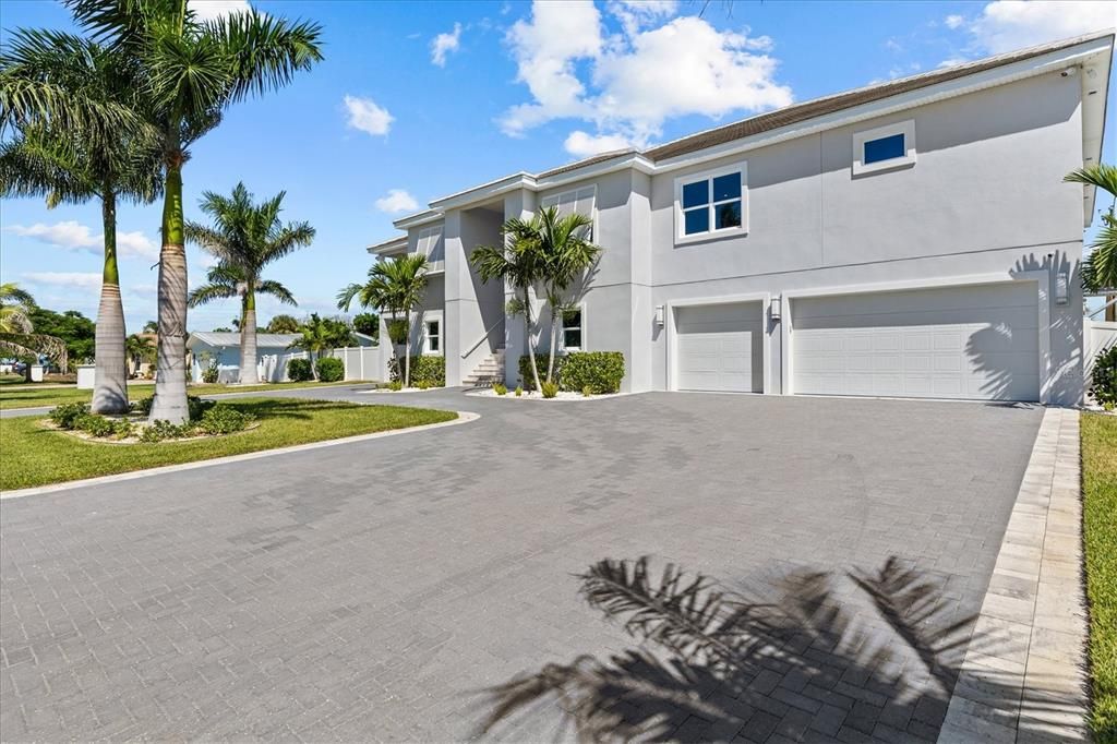 For Rent: $15,000 (4 beds, 4 baths, 4464 Square Feet)