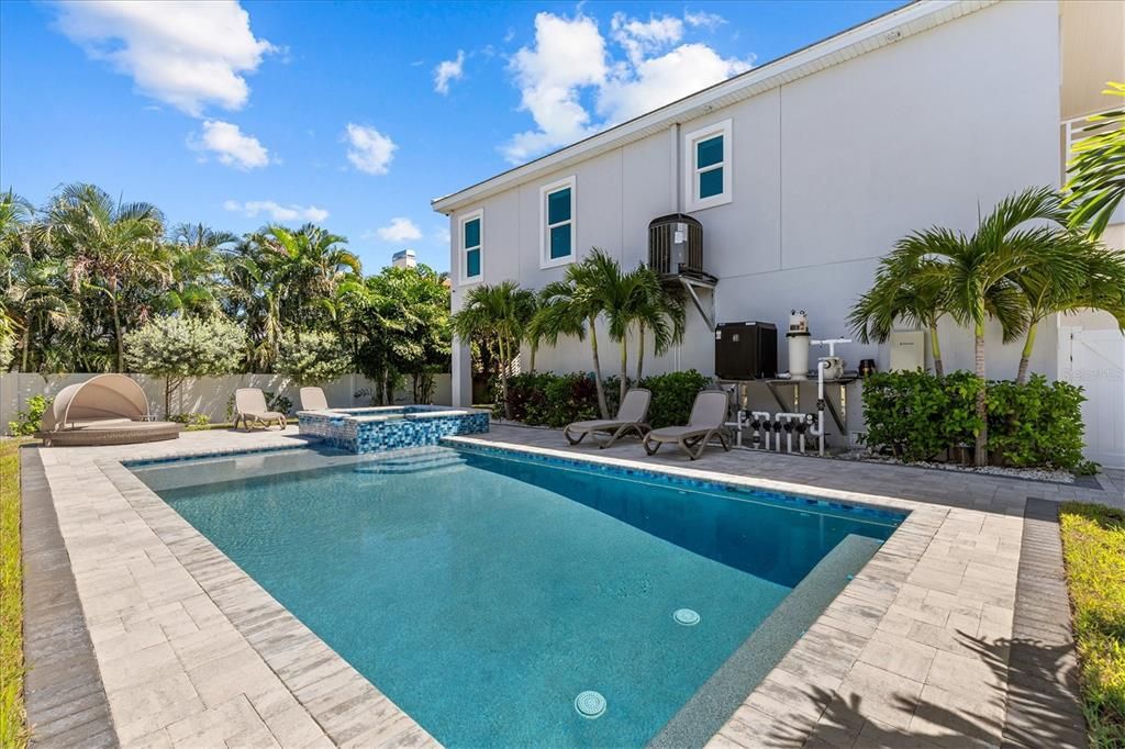 For Rent: $15,000 (4 beds, 4 baths, 4464 Square Feet)