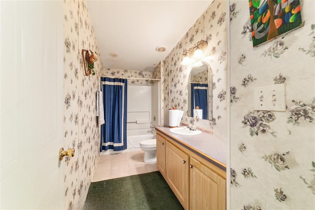 For Sale: $260,000 (3 beds, 2 baths, 1620 Square Feet)