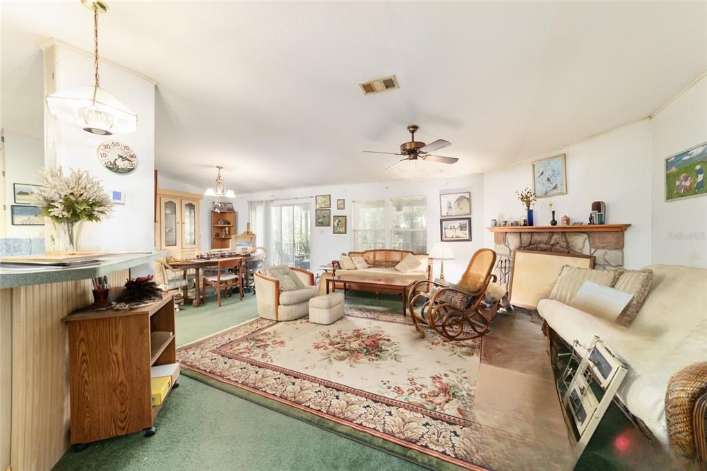 For Sale: $260,000 (3 beds, 2 baths, 1620 Square Feet)