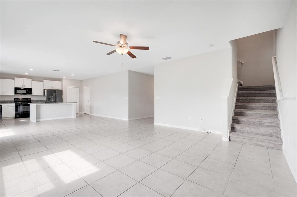 待售: $370,000 (4 贝兹, 2 浴室, 2586 平方英尺)