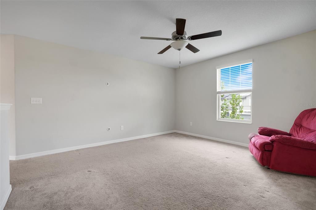 待售: $370,000 (4 贝兹, 2 浴室, 2586 平方英尺)