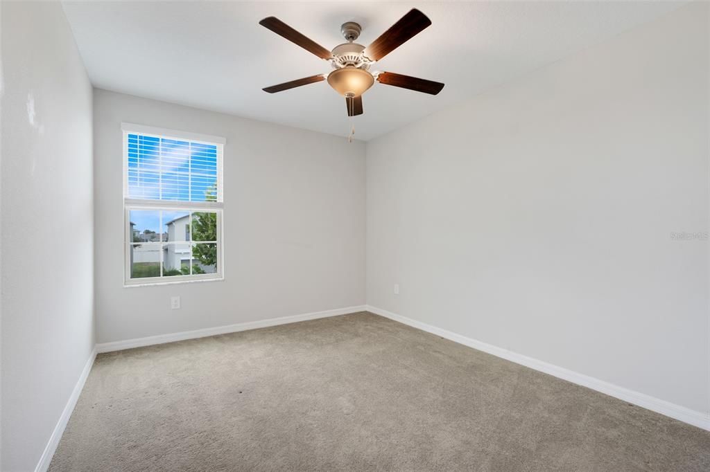 待售: $370,000 (4 贝兹, 2 浴室, 2586 平方英尺)