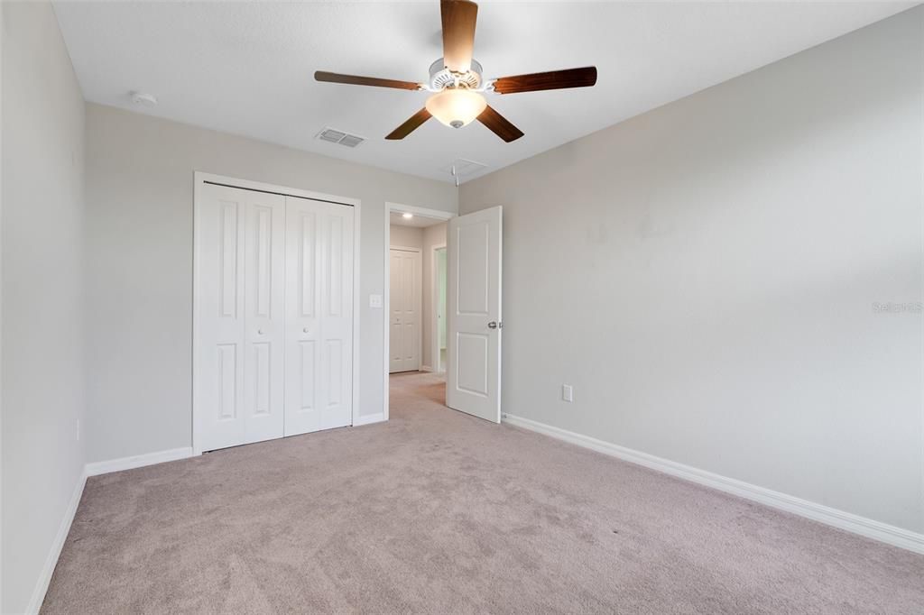 待售: $370,000 (4 贝兹, 2 浴室, 2586 平方英尺)