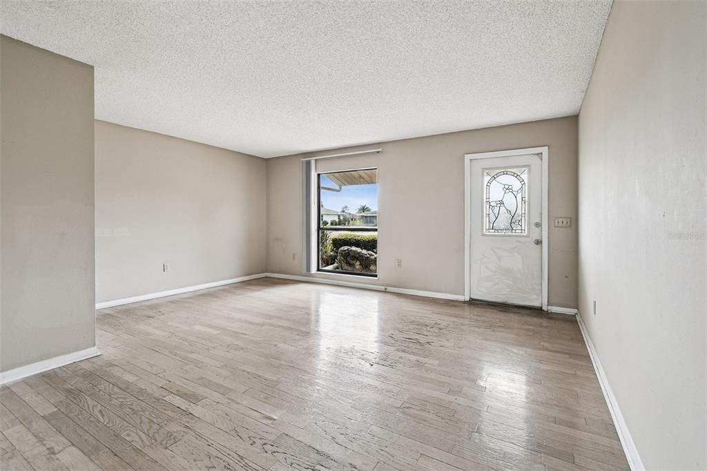 For Sale: $249,000 (2 beds, 2 baths, 1506 Square Feet)