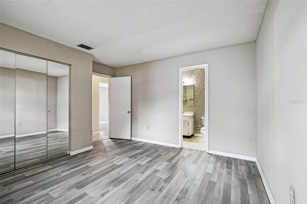 For Sale: $249,000 (2 beds, 2 baths, 1506 Square Feet)