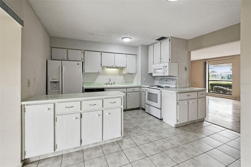 For Sale: $249,000 (2 beds, 2 baths, 1506 Square Feet)